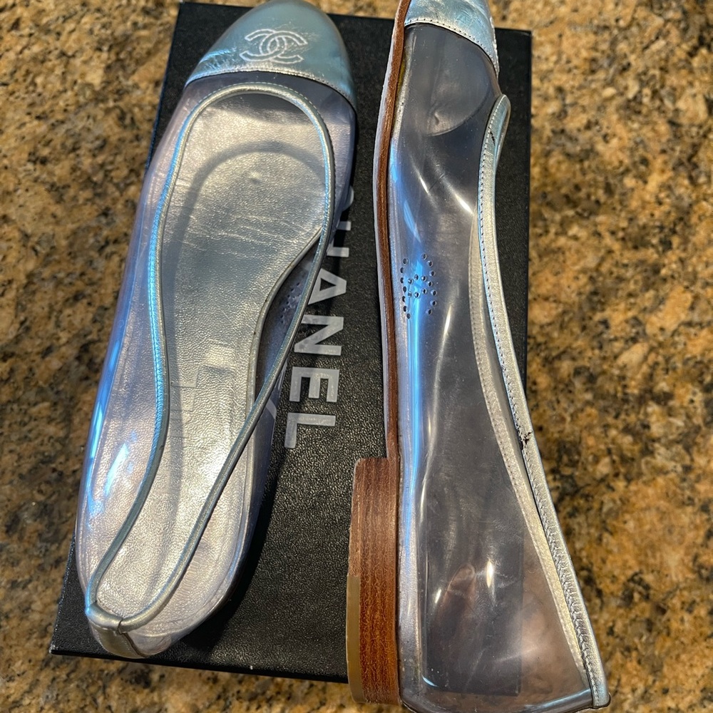CHANEL Metallic Silver Blue Cap-Toe Jelly Flats - Picture 3 of 8